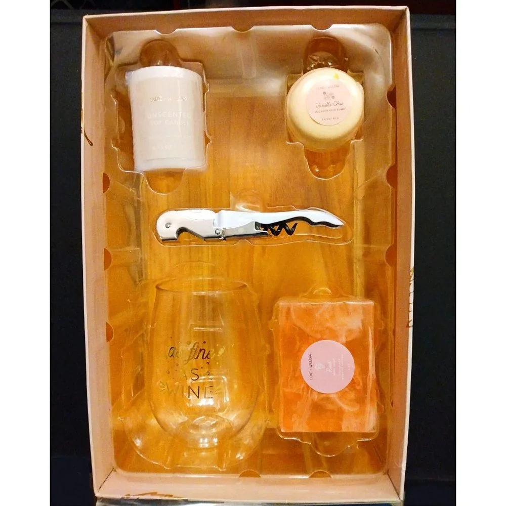 6pc Women's Gift Set by Luxe + Willow